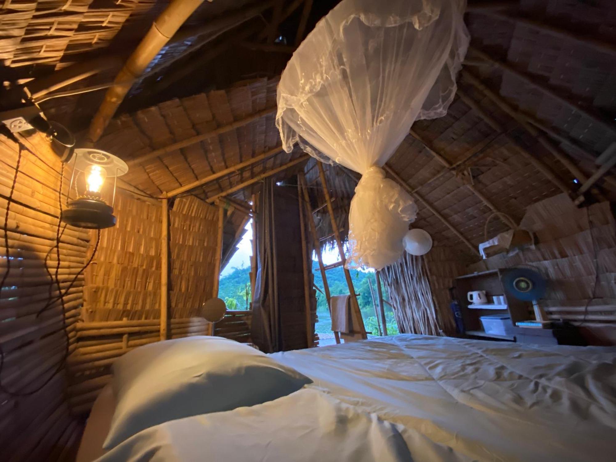 ホテル Royal Mountain Hut Ratchaburi エクステリア 写真