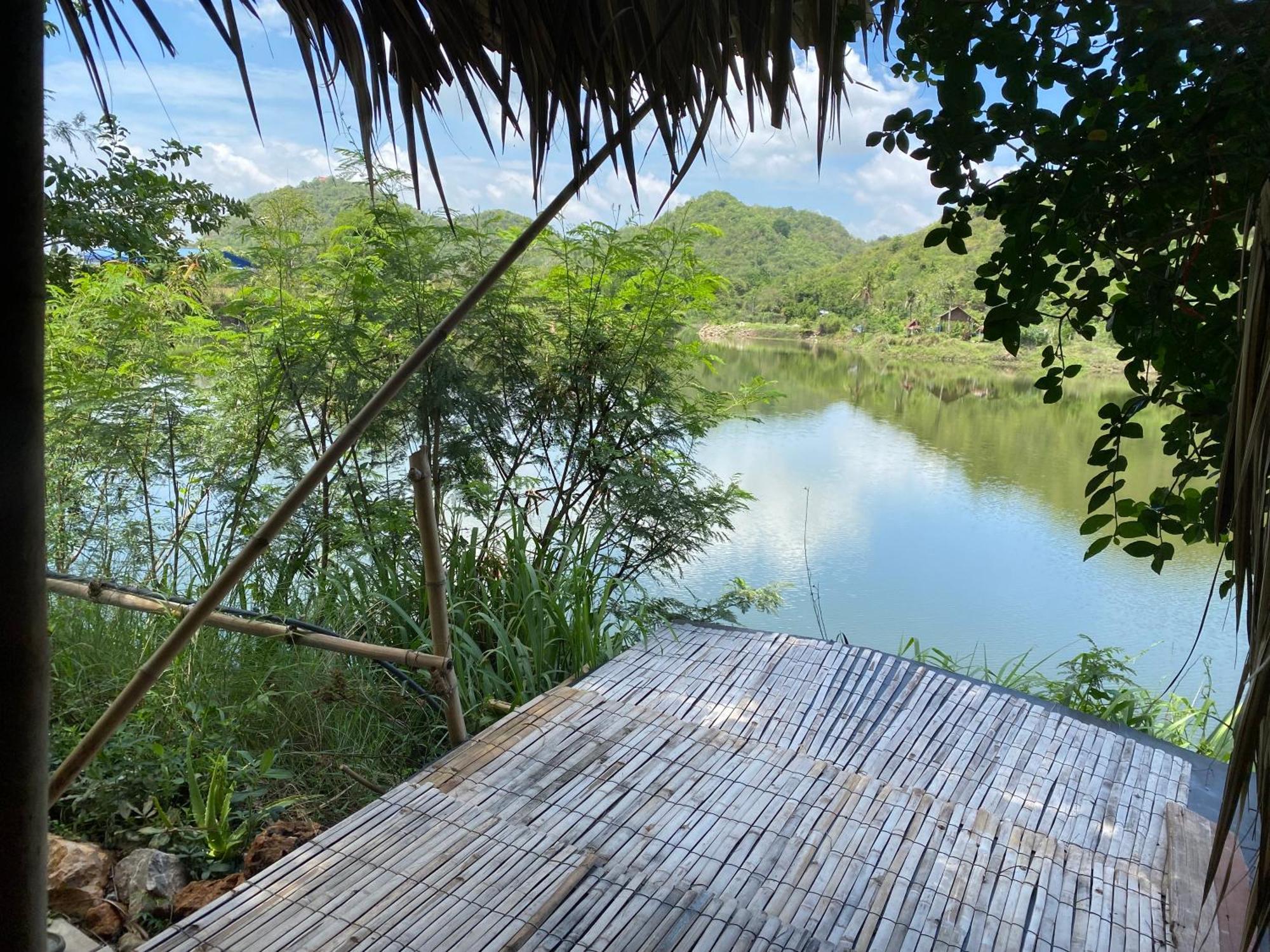 ホテル Royal Mountain Hut Ratchaburi エクステリア 写真
