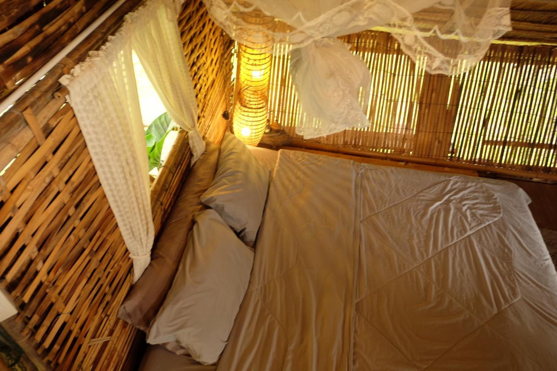 ホテル Royal Mountain Hut Ratchaburi エクステリア 写真